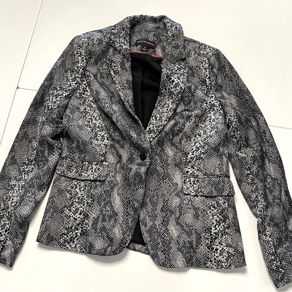 Dana Buchman snake skin silky blazer sz 6
